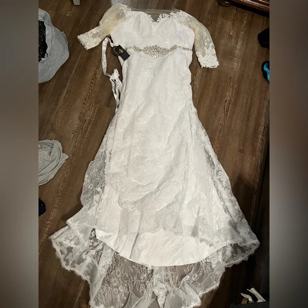 Clothfun wedding dress. Size 12. White - Picture 2 of 8
